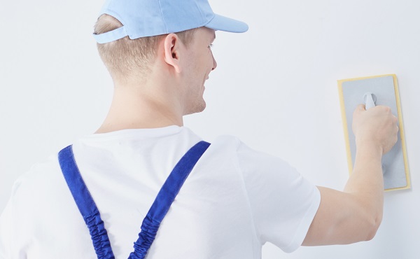 Intonaci a Milano: tutto sull’intonaco deumidificante, termointonaco e rasatura delle pareti
